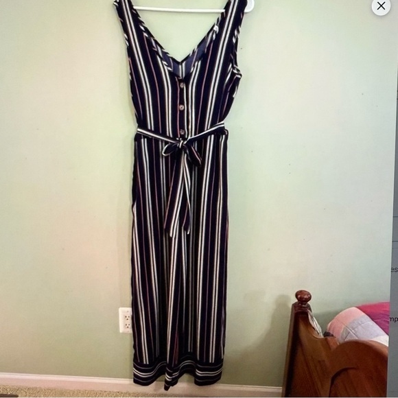 Striped sleeveless jumpsuit with belt wide leg v-neck - Picture 2 of 7